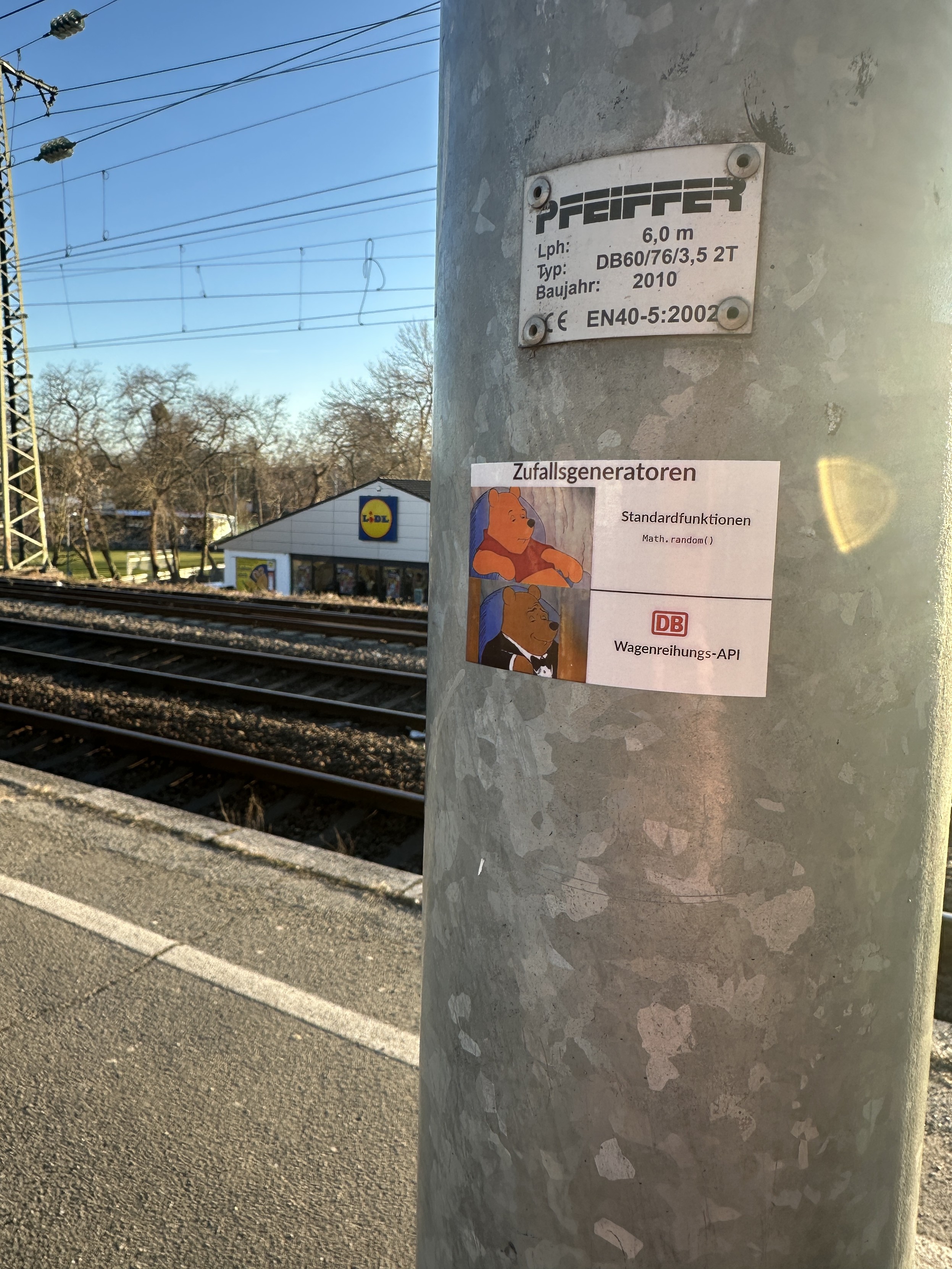 bahnsteig mit db wagenreihung zufallsgenerator meme